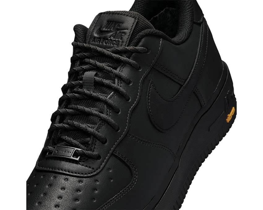 Nike Air Force 1 x Vibram Gore-Tex Off Noir vue latérale — semelle Vibram