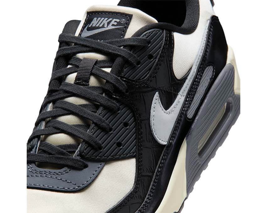 Nike Air Max 90 QS Grey Crocodile vista lateral — parte superior estampado cocodrilo gris
