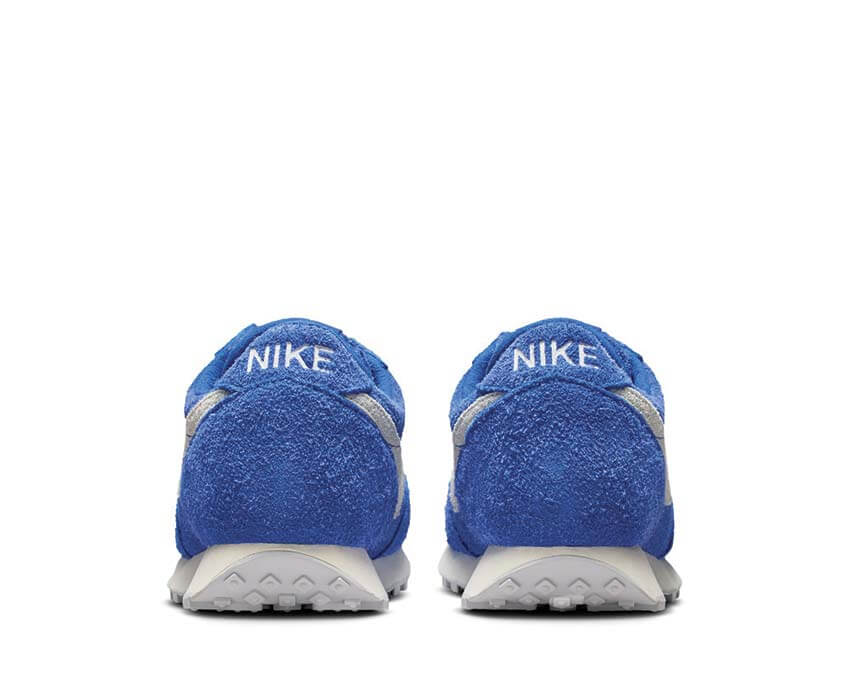 Nike Daybreak SDE SP Hyper Royal dettaglio — materiali scamosciato e nylon SP