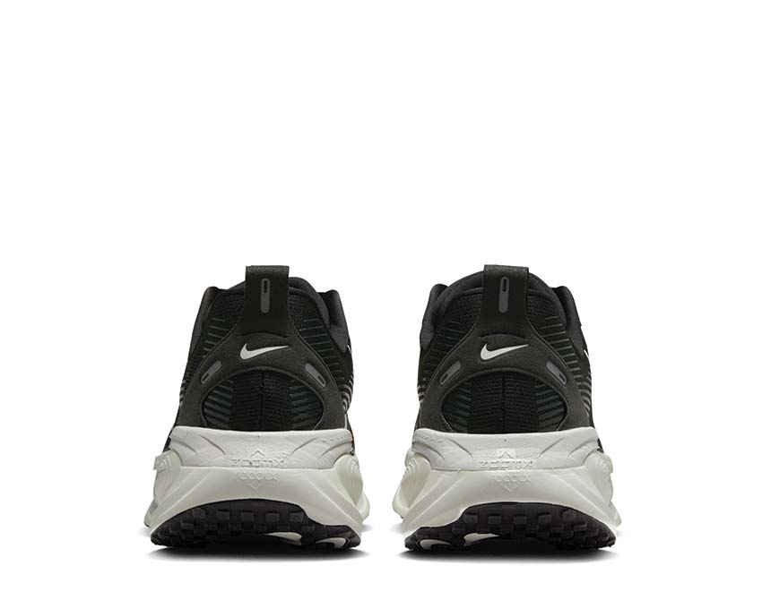 Nike Vomero 18 W Black / Summit White - Coconut Milk HM6804-005