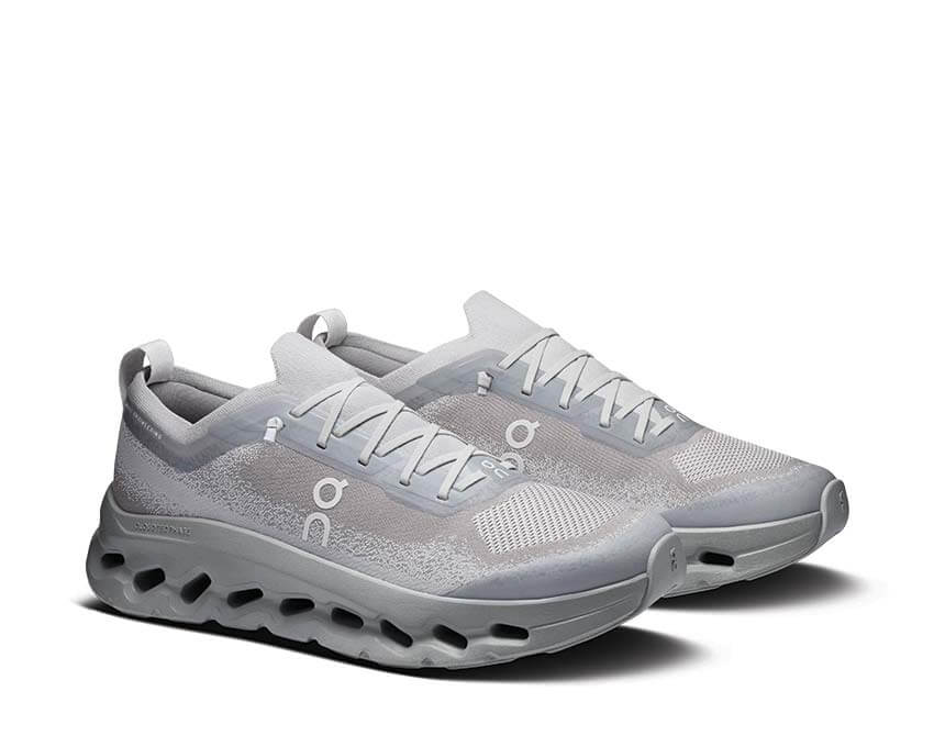 Cloudtilt Moon W Glacier / Alloy — profil latéral coupe chaussette sophistiquée