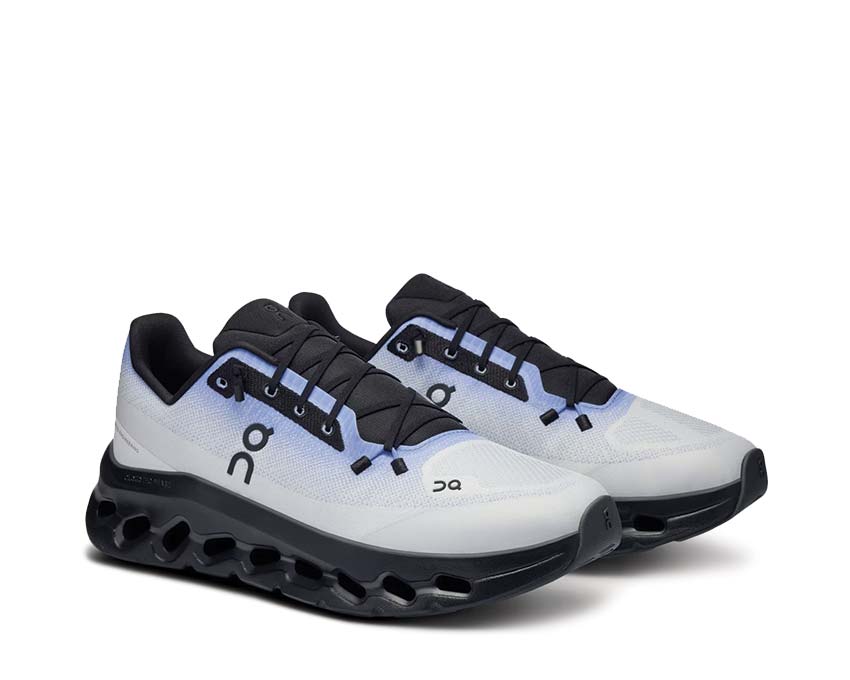 On Cloudtilt Ultramarine/Eclipse vista laterale — profilo piattaforma sneaker