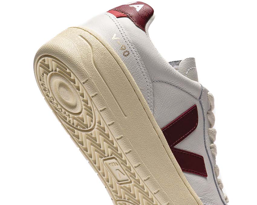 Veja V-90 O.T. Leather White Marsala vue latérale — cuir over-the-top