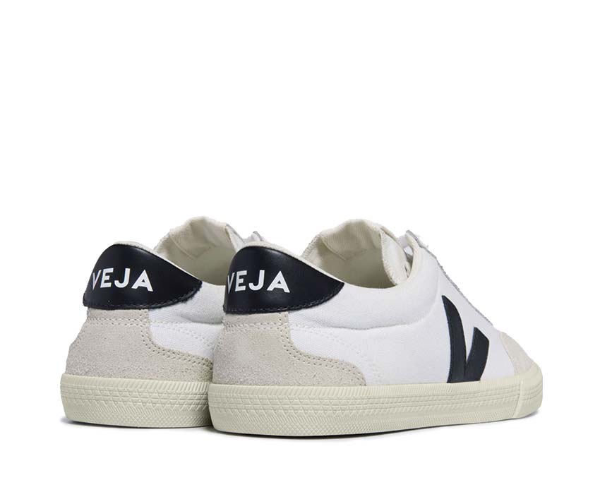 Veja Volley Canvas White Black semelle — semelle caoutchouc vulcanisé naturel