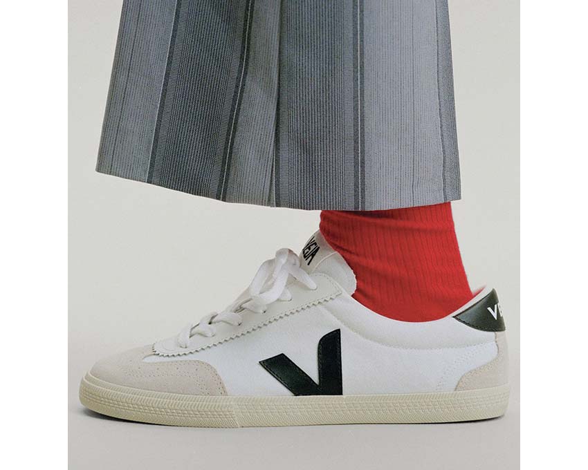 Veja Volley Canvas White Black détail — lacets coton naturel certifiés