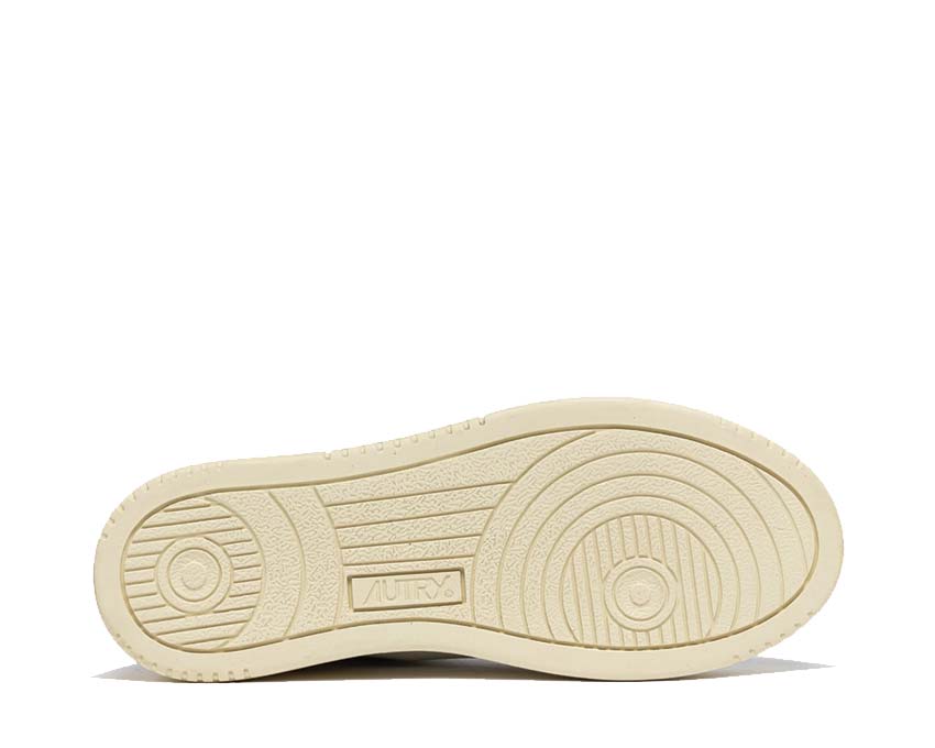Autry Medalist Low White Natural détail — logo Autry brodé sur languette
