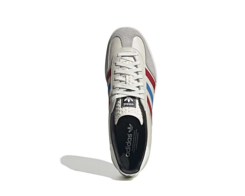 Adidas Gazelle Indoor White détail — languette brodée daim premium