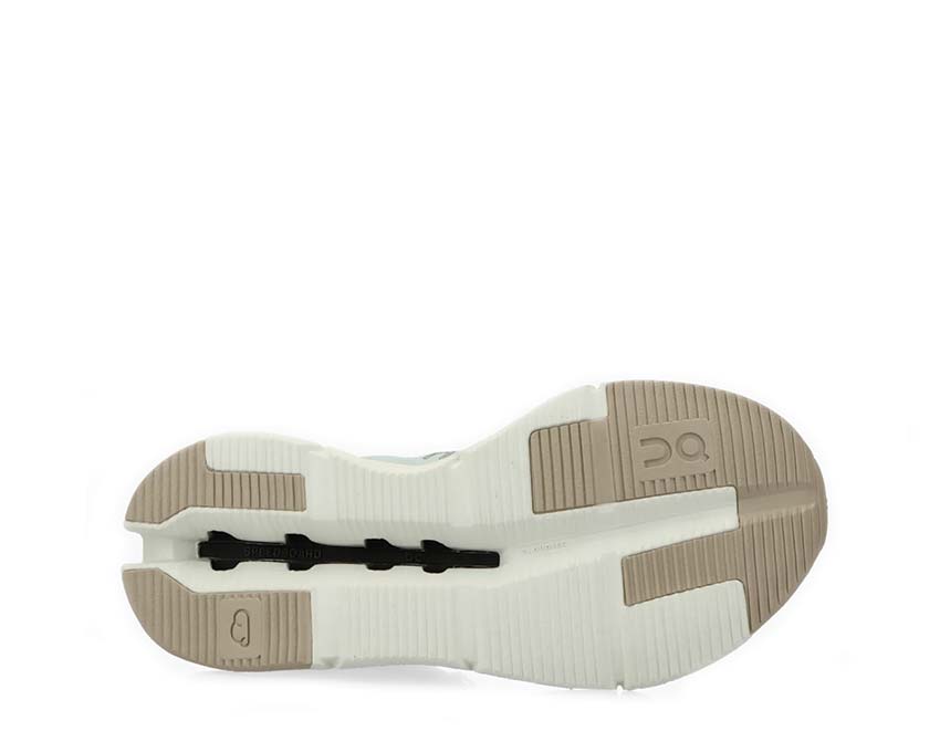 On Cloudnova Form W Mineral/Ivory dettaglio — tomaia mesh scarpa running donna
