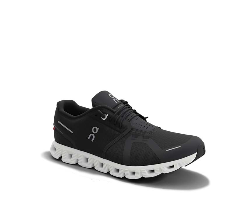 On Cloud 5 W Black White vue latérale — profil léger running lifestyle femme