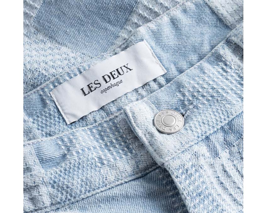 Les Deux Ryder Jacquard Jeans Dark Denim détail — motif jacquard jambe