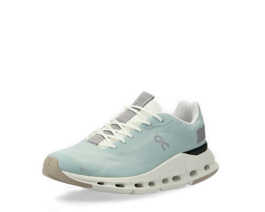 On Cloudnova Form W Mineral/Ivory vista laterale — profilo scarpa running donna