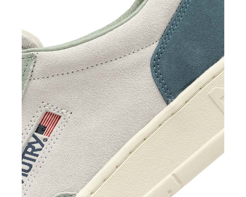Autry Medalist Low Jade Detail — farbige Einlagen Premium-Leder Autry