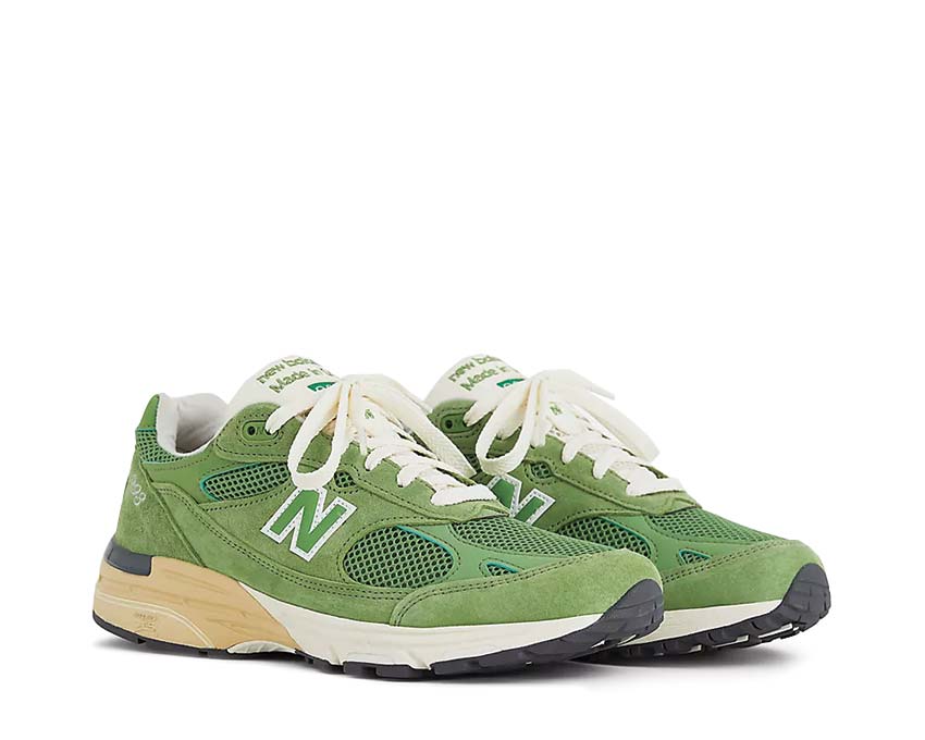New Balance 993 USA Seitenansicht — amerikanisches Wildleder und Mesh Obermaterial