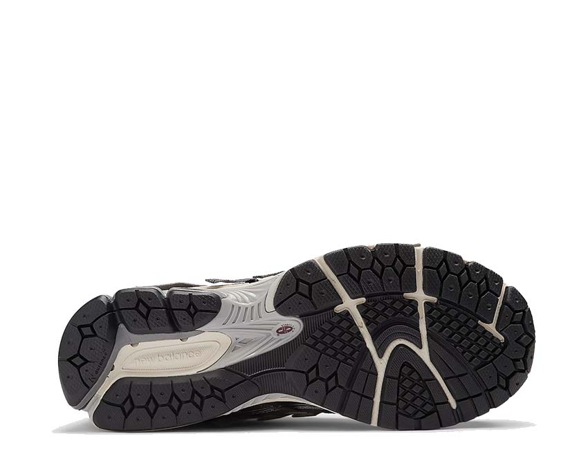 New Balance 1906A Silver Metallic — vue avant face