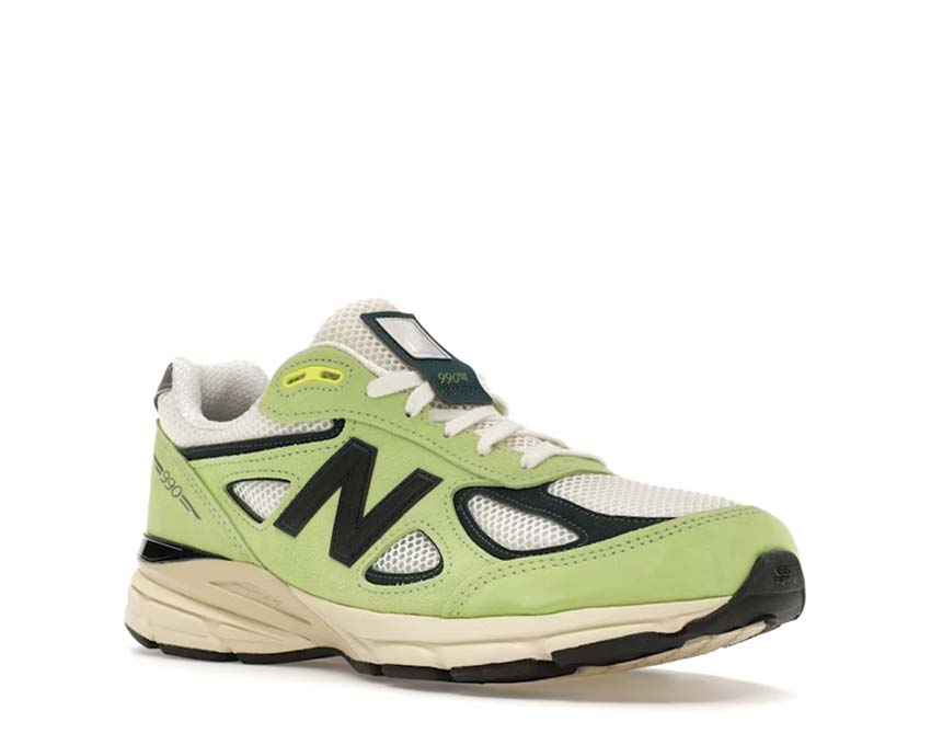 New Balance 990v4 Made in USA Hi-Lite vista laterale — tomaia premium in camoscio e mesh