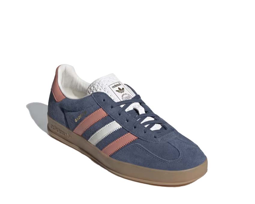Adidas Gazelle Indoor Blue Wonder Clay vista laterale — camoscio blu e 3 strisce