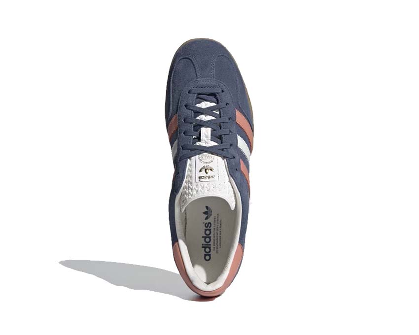 Adidas Gazelle Indoor Blue Wonder Clay dettaglio — camoscio premium finitura Wonder Clay
