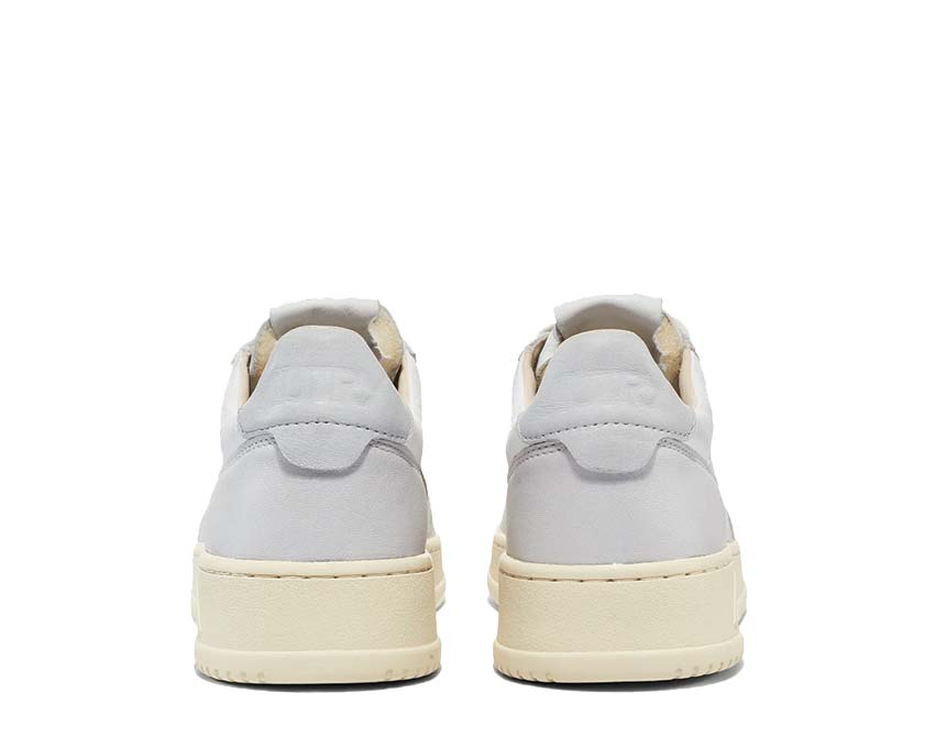 Autry Medalist Low Goat Wash White/Vapor semelle — semelle gomme profilée