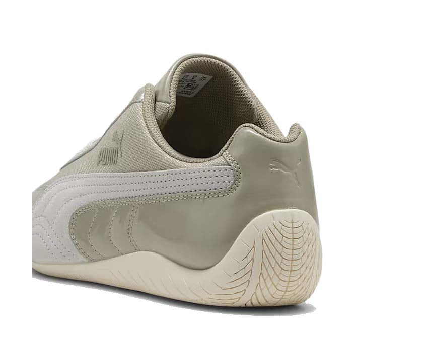 Puma Speedcat Patent Gris détail — détail cuir verni logo Puma Speedcat