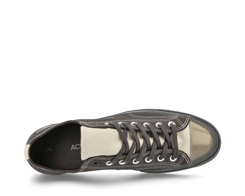 Converse A Cold Wall Chuck 70 OX Pavement/Silver détail — patch ACW et branding exclusif