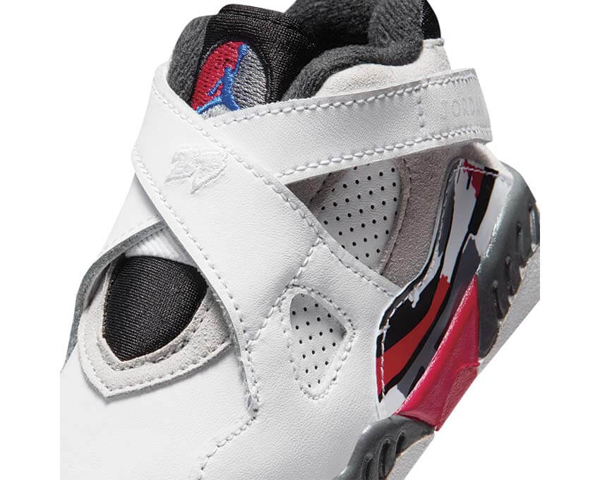 Air Jordan 8 Retro TD Bugs Bunny White/Black/True Red Seitenansicht — Leder Schaft Kleinkind