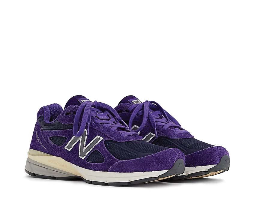 New Balance 990v4 Made in USA Plum Seitenansicht — Wildleder- und Meshschaft