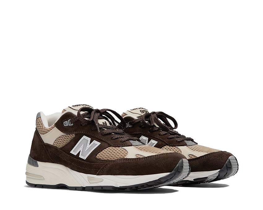 New Balance 991v1 Finale Delicioso vue latérale — suède et mesh premium