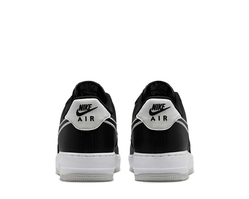 Nike Air Force 1 07 Black Photon Dust White suela — Air Force