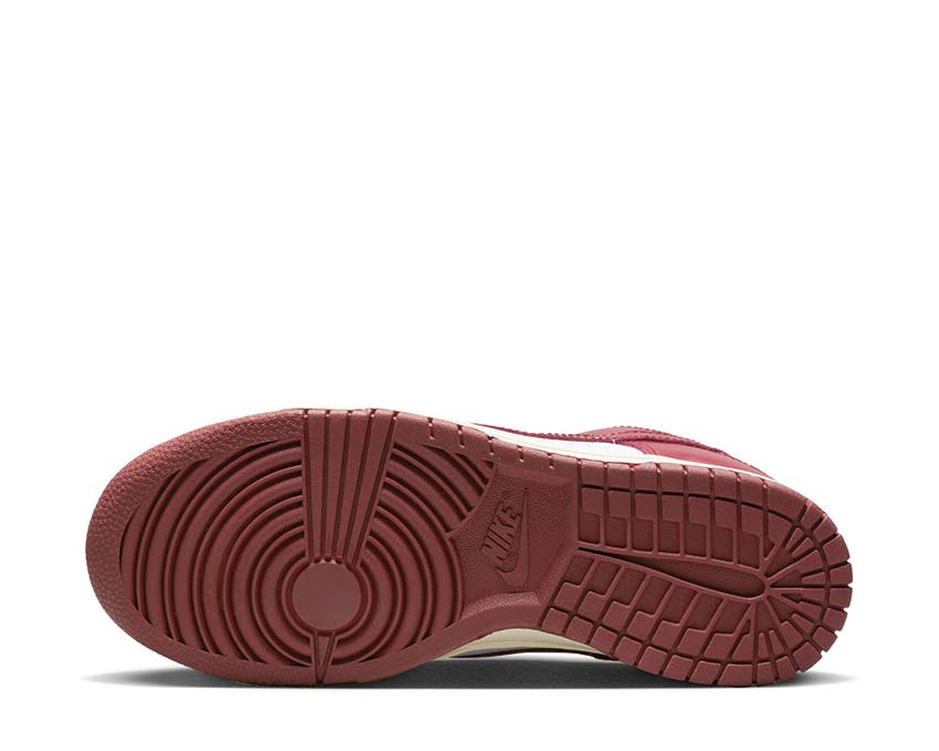 Nike Dunk Low PRM W White Team Red Coconut Milk — vue avant