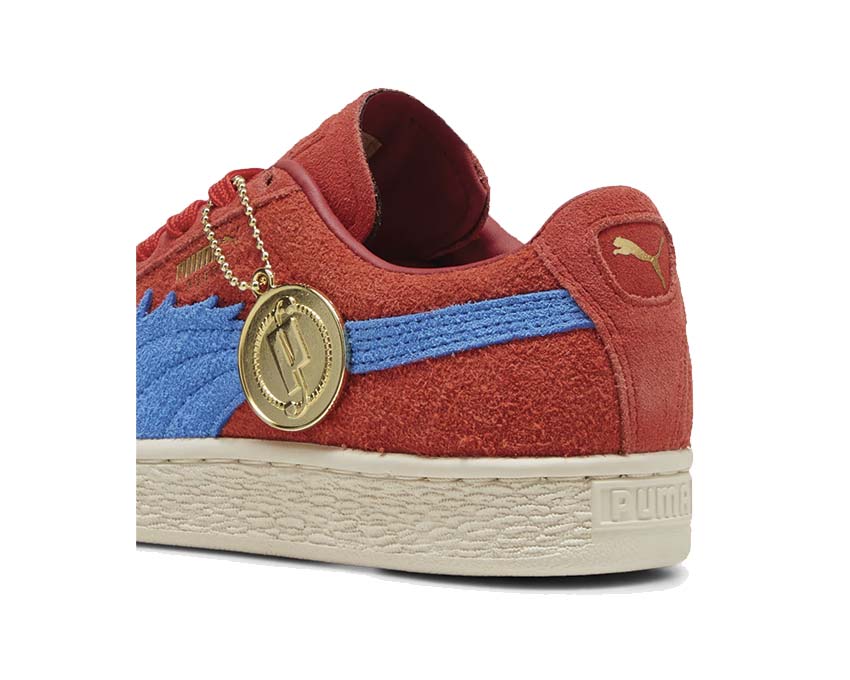 Puma Suede Baggy For All Time Red Ultra Blue dettaglio — ricamo emblema One Piece