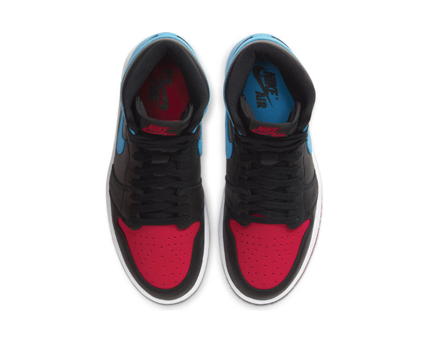 Jordan Air Jordan 1 High OG W UNC To Chicago Black DK Powder Blue Gym Red détail — cuir perforé bleu et rouge