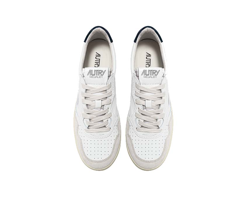 Autry Medalist Low Suede White/Blue Detail — blaues Wildleder-Einsatz
