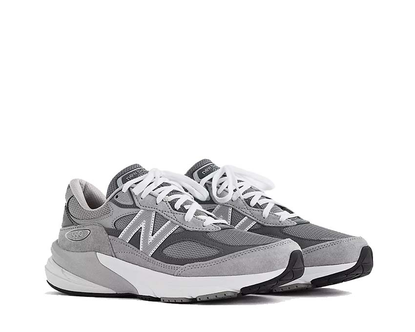 New Balance 990v6 Gris vue latérale — tige mesh et cuir suédé