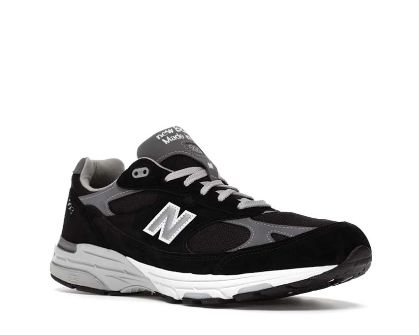 New Balance 993 Made in USA Black Seitenansicht — Premium Laufsilhouette für Damen