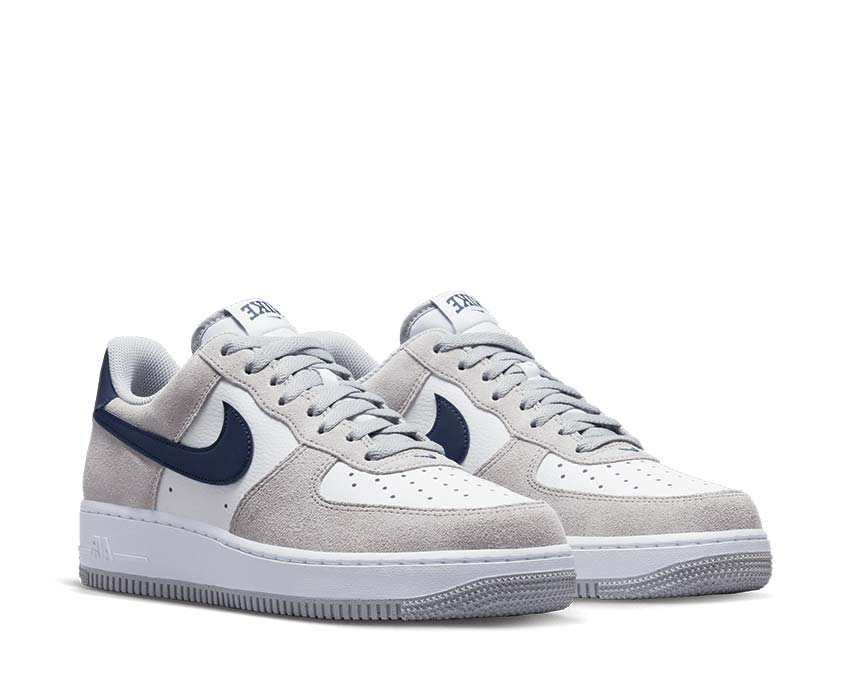 Nike Air Force 1 '07 Smoke Grey Midnight Navy vista lateral — cuero liso