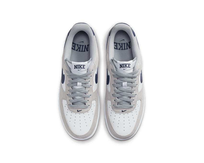 Nike Air Force 1 '07 Smoke Grey Midnight Navy detalle — parte superior cuero perforado