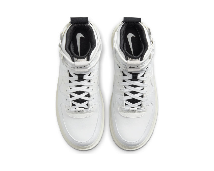 Nike Air Force 1 High Utility 2.0 Summit White détail — Swoosh fermé éclair