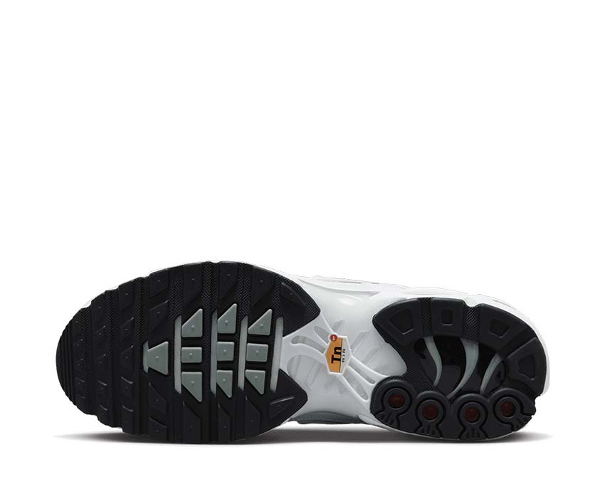 Nike Air Max Plus White Mica Green Black — vista posteriore