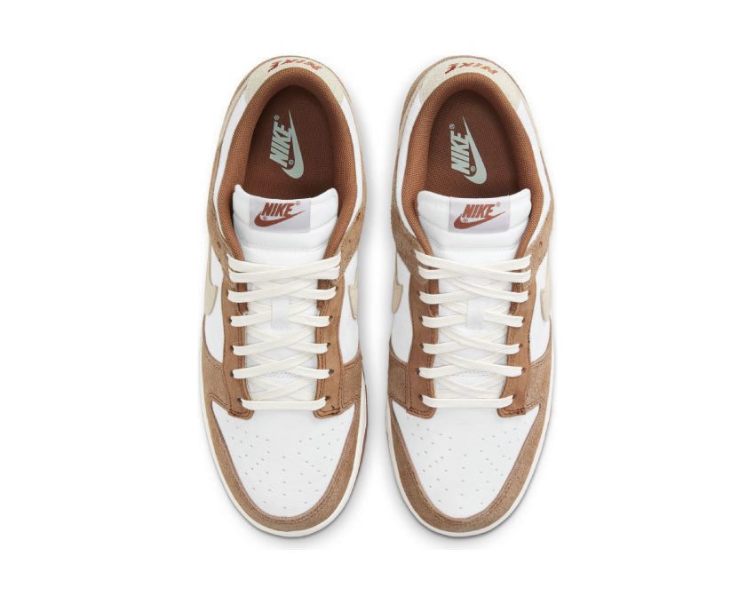 Nike Dunk Low Retro Premium Curry Sail détail — tige cuir curry et fossil