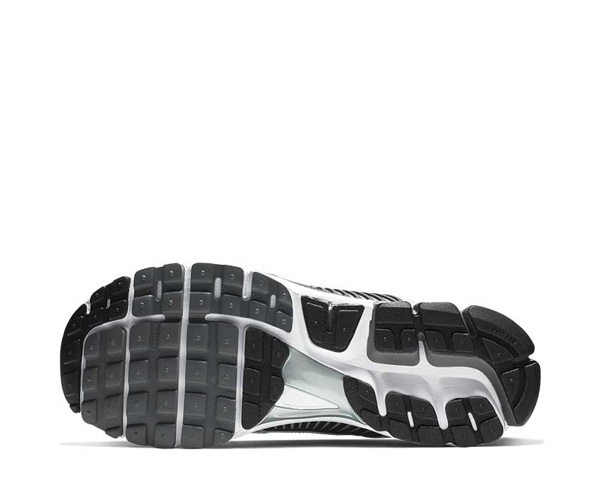Nike Zoom Vomero 5 SE SP Dark Grey — vista posteriore colorway grigio scuro